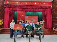 Học viện Nông nghiệp Việt Nam tới thăm, tặng quà thương bệnh binh tại trung tâm Điều dưỡng Thương bệnh binh Thuận Thành