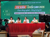 Buổi livestream tư vấn tuyển sinh của Khoa Khoa học xã hội thu hút hơn 30 000 lượt xem, tạo sức lan tỏa mạnh mẽ trên mạng xã hội
